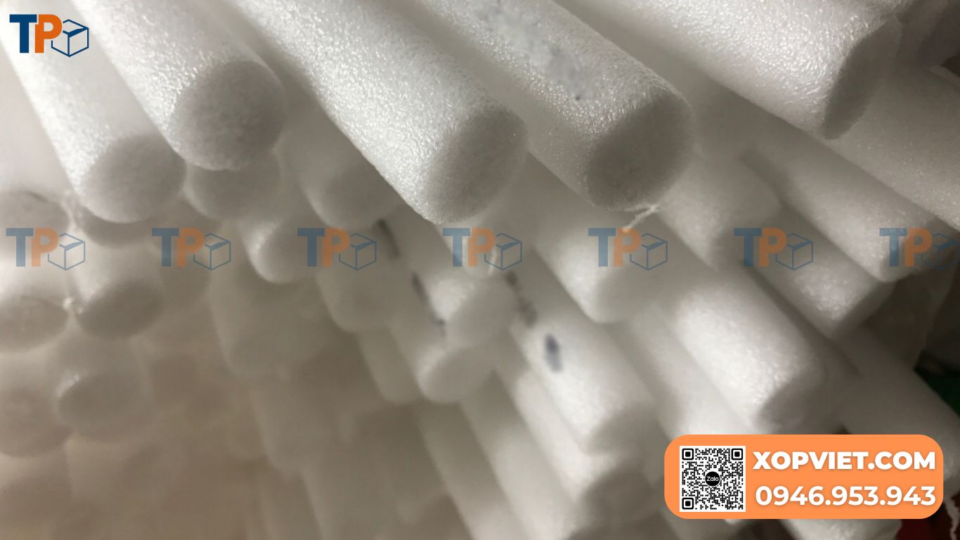 Xốp chèn khe là một sản phẩm phụ trợ đặc biệt được thiết kế để chèn kín các khe trám trong công trình xây dựng. Xem chi tiết!