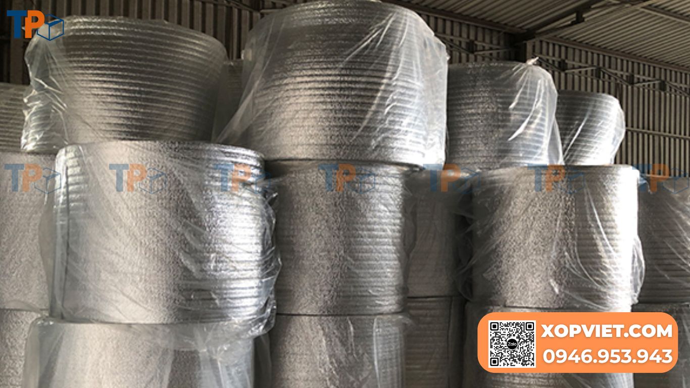 Xốp cách nhiệt 2 mặt bạc (còn gọi là tấm xốp PE/XPE/EPE cách nhiệt 2 mặt bạc) là vật liệu chống nóng có cấu tạo 3 lớp. Nhận báo giá ngay