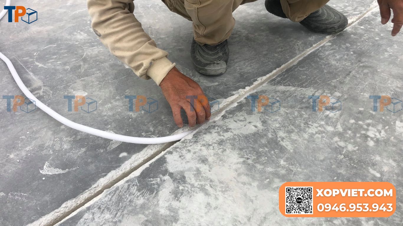 Ứng dụng thực tế của xốp chèn khe co giãn