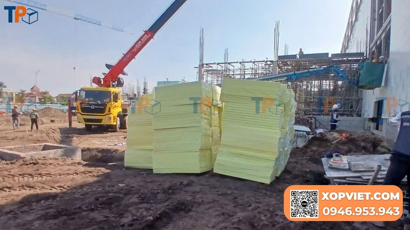 Tấm xốp đặc là gì, cấu tạo, ứng dụng và cách chọn phù hợp với nhu cầu thực tế. Đây thực sự là giải pháp nhẹ, chắc, linh hoạt cho cả xây dựng