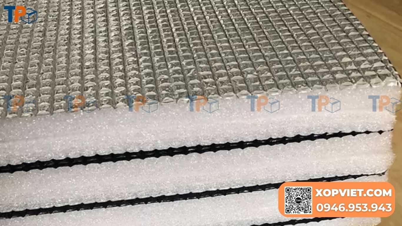 Tấm PE cách nhiệt là giải pháp cho công trình dân dụng, công nghiệp vừa và nhỏ. Chống nóng tốt, chi phí hợp lý, khả năng thi công linh hoạt