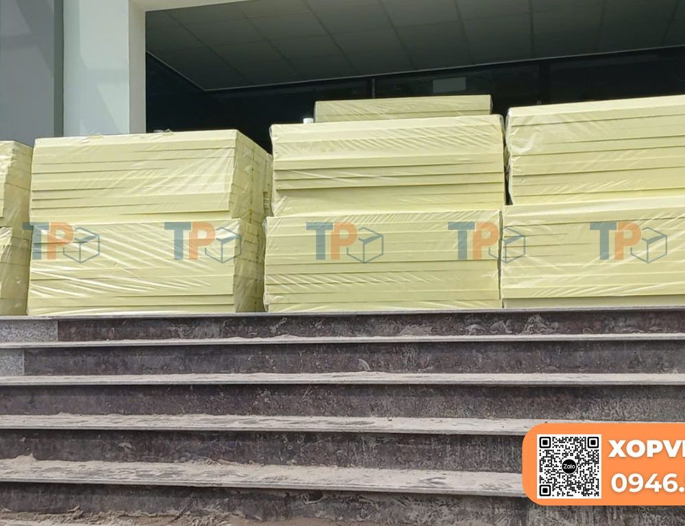 Tấm Xốp XPS được Tiến Phong (xopviet.com) giao đến tận chân công trình cho khách hàng